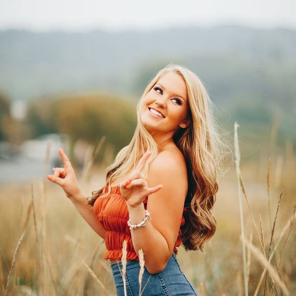 Meet your Posher, Allie - Picture 1 of 1